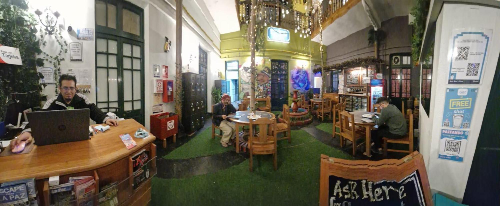 Saint Peter'S Llama Hostal La Paz Ngoại thất bức ảnh